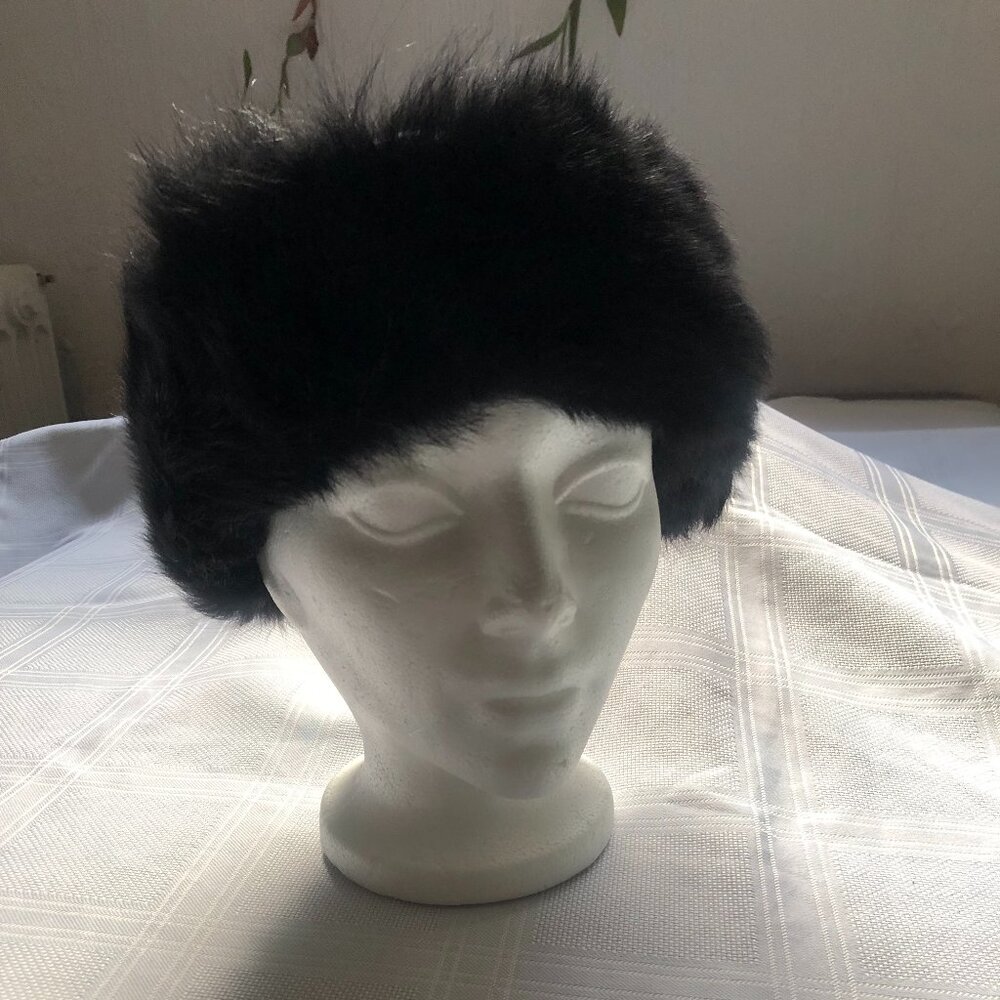 New Eastern european lambs wool skin hat, black, medium